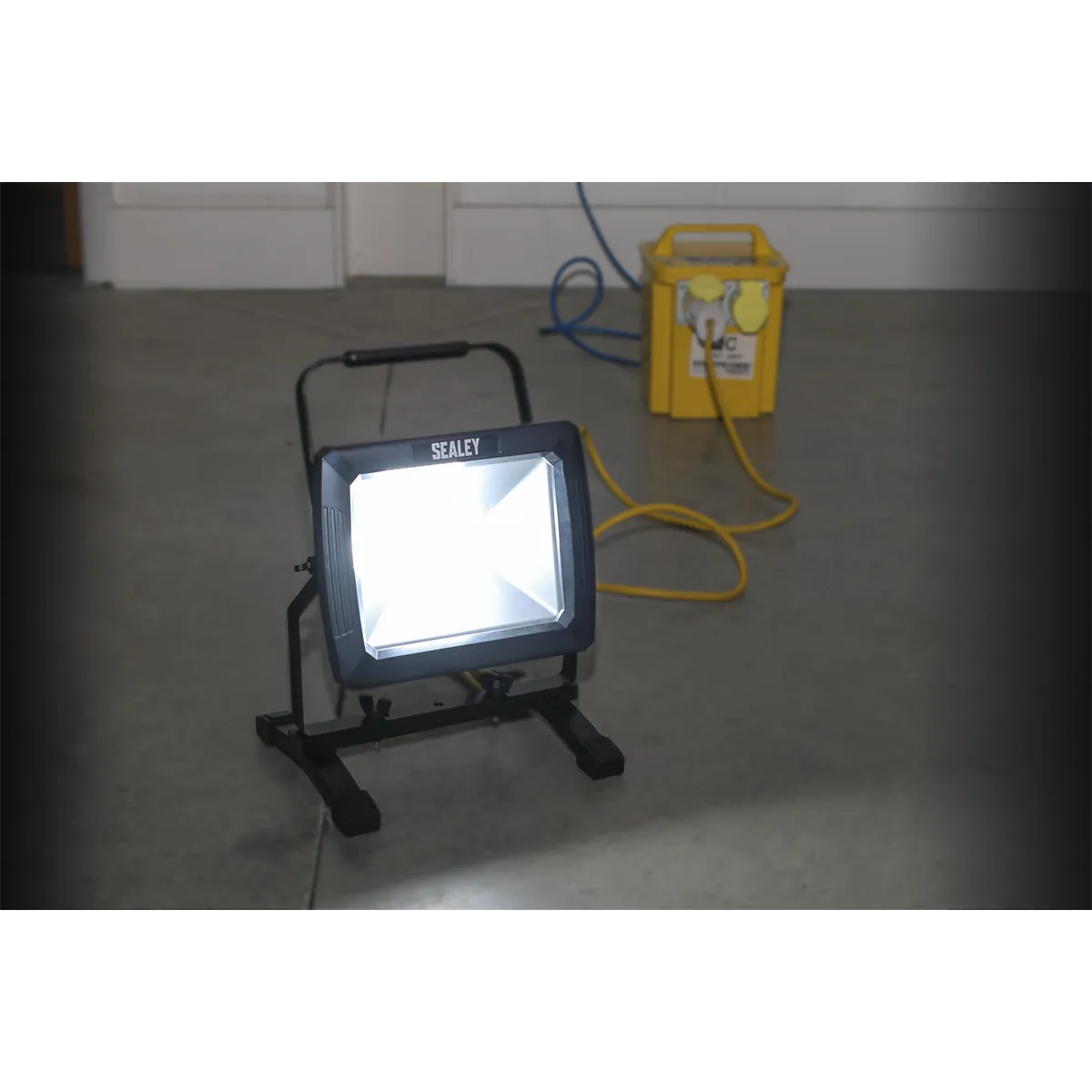Portable Floodlight 70W SMD LED 110V